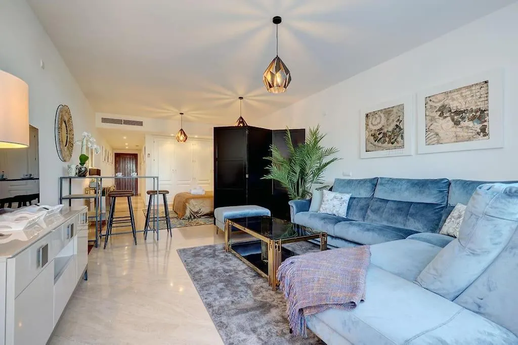 Luxurious 80M² Studio Apartment, Stunning Sea Views - Rio Real Golf, Marbella location